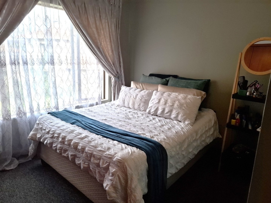 2 Bedroom Property for Sale in Sunninghill Gauteng