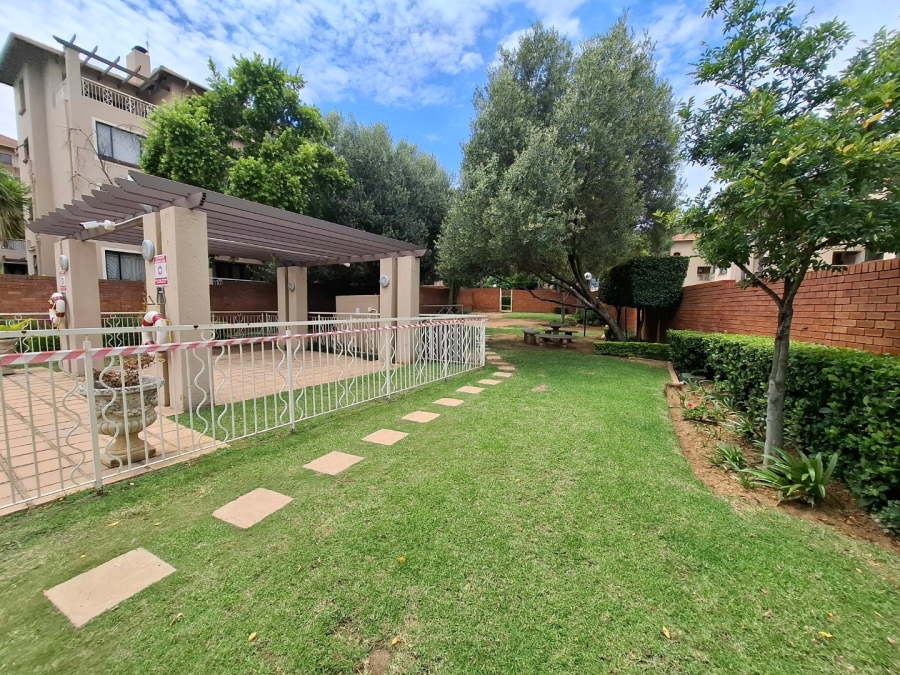 2 Bedroom Property for Sale in Sunninghill Gauteng