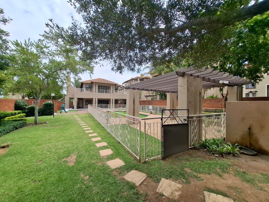 2 Bedroom Property for Sale in Sunninghill Gauteng