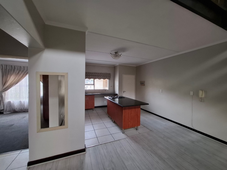 2 Bedroom Property for Sale in Sunninghill Gauteng