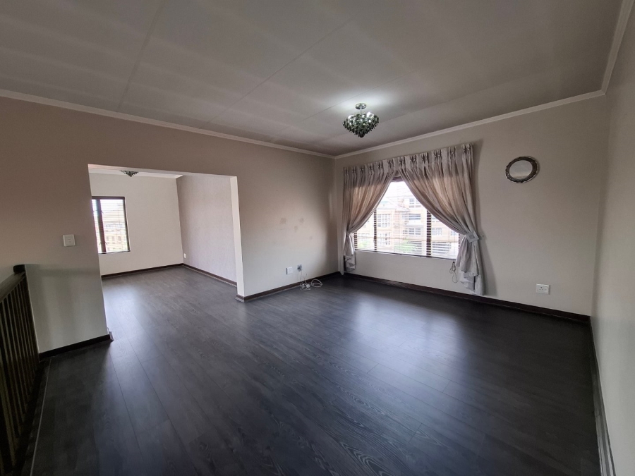 2 Bedroom Property for Sale in Sunninghill Gauteng