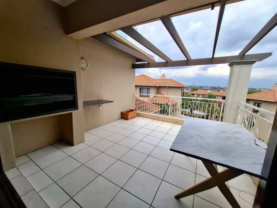 2 Bedroom Property for Sale in Sunninghill Gauteng