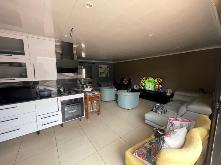 4 Bedroom Property for Sale in Zola Gauteng