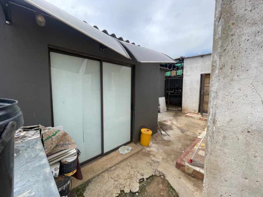 4 Bedroom Property for Sale in Zola Gauteng