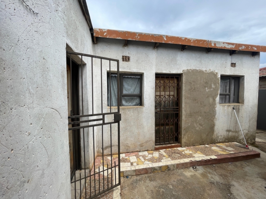 4 Bedroom Property for Sale in Zola Gauteng