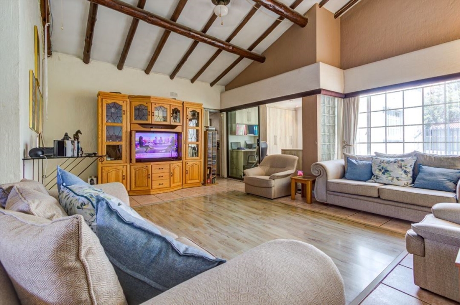 4 Bedroom Property for Sale in Van Riebeeck Park Gauteng