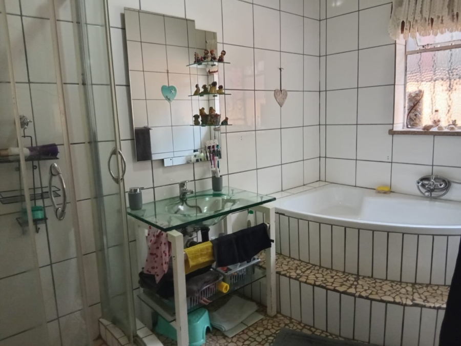 3 Bedroom Property for Sale in Noordheuwel Gauteng