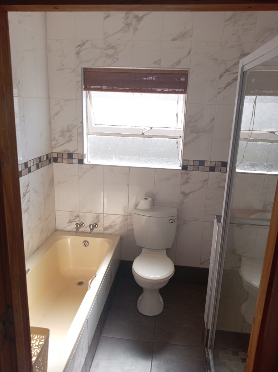 To Let 2 Bedroom Property for Rent in Florida Gauteng