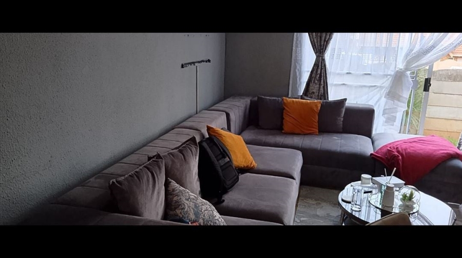 2 Bedroom Property for Sale in Birch Acres Gauteng