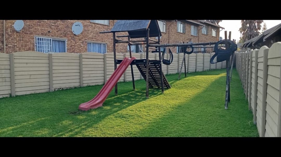 2 Bedroom Property for Sale in Birch Acres Gauteng