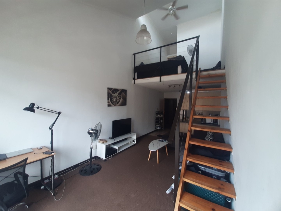 1 Bedroom Property for Sale in Hillcrest Gauteng