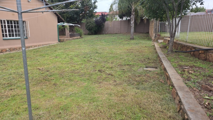 To Let 3 Bedroom Property for Rent in Mondeor Gauteng