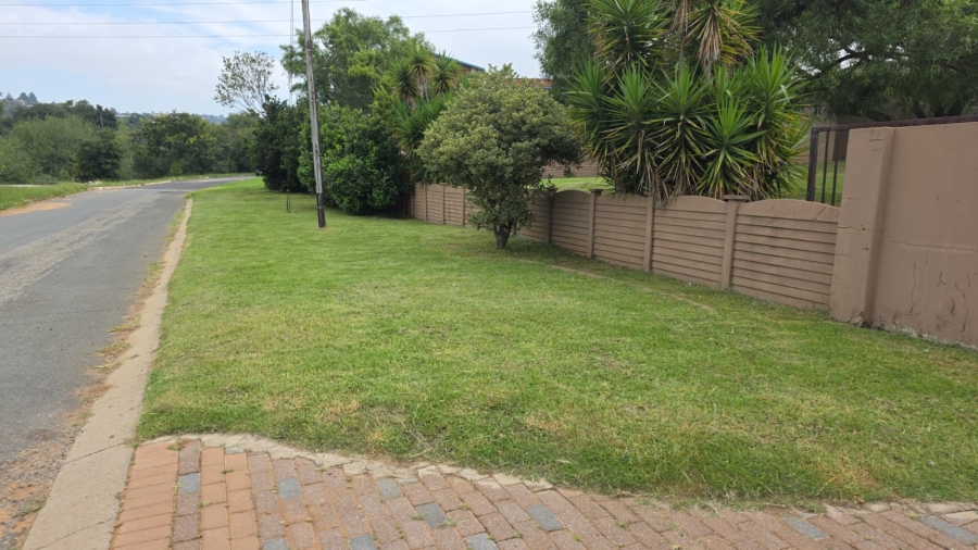 To Let 3 Bedroom Property for Rent in Mondeor Gauteng