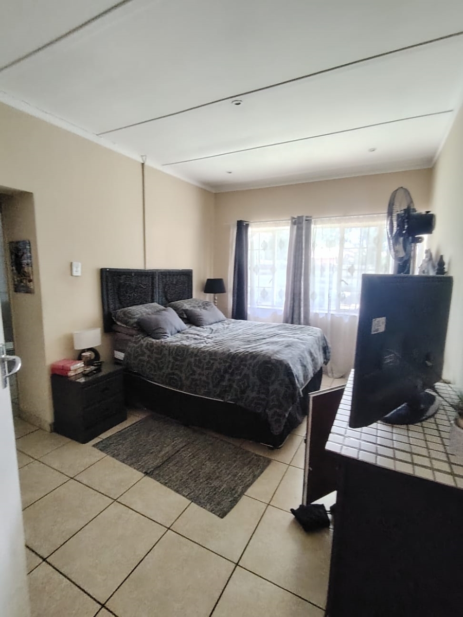 4 Bedroom Property for Sale in Vanderbijlpark SW 1 Gauteng