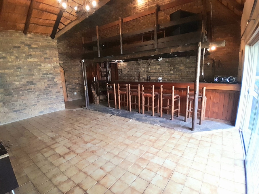 5 Bedroom Property for Sale in Randjesfontein A H Gauteng