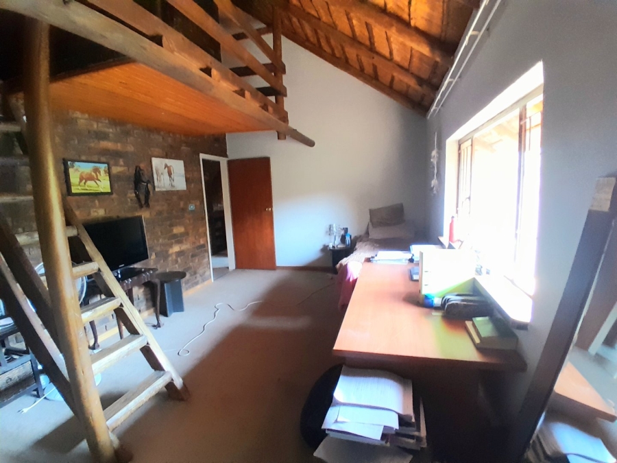 5 Bedroom Property for Sale in Randjesfontein A H Gauteng