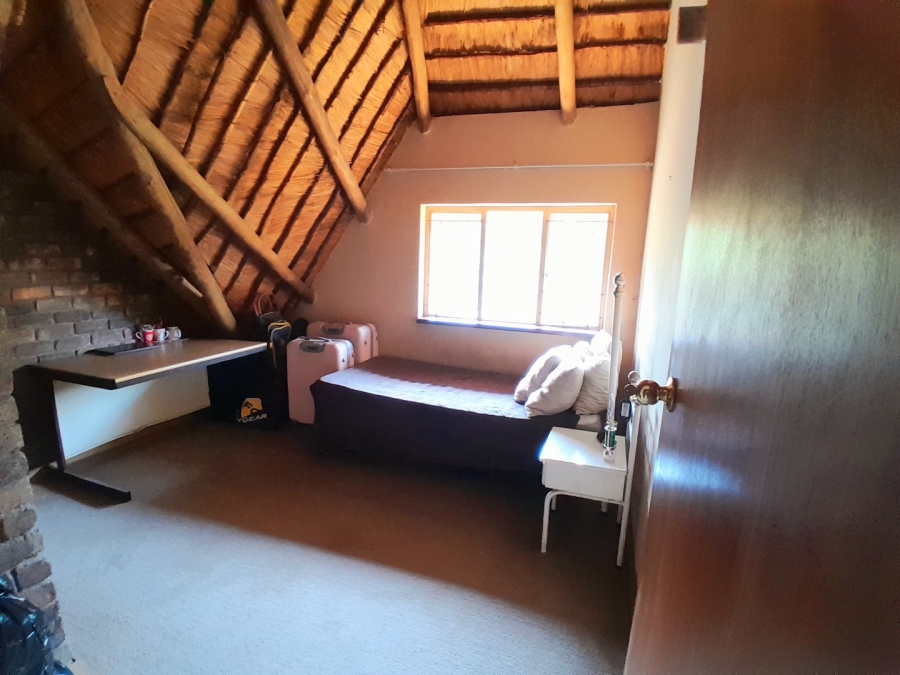 5 Bedroom Property for Sale in Randjesfontein A H Gauteng