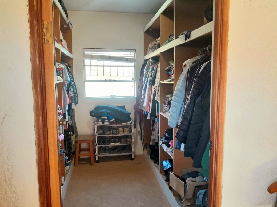 5 Bedroom Property for Sale in Randjesfontein A H Gauteng