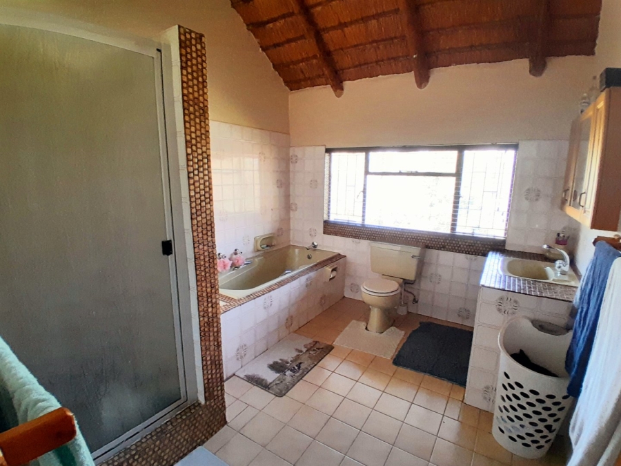 5 Bedroom Property for Sale in Randjesfontein A H Gauteng