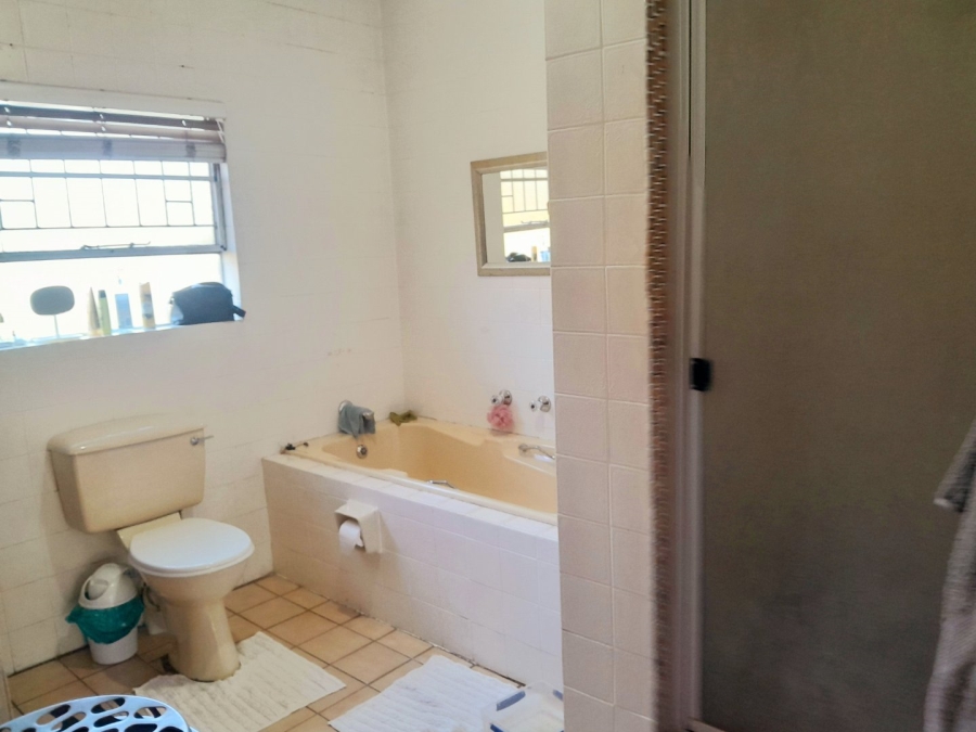 5 Bedroom Property for Sale in Randjesfontein A H Gauteng
