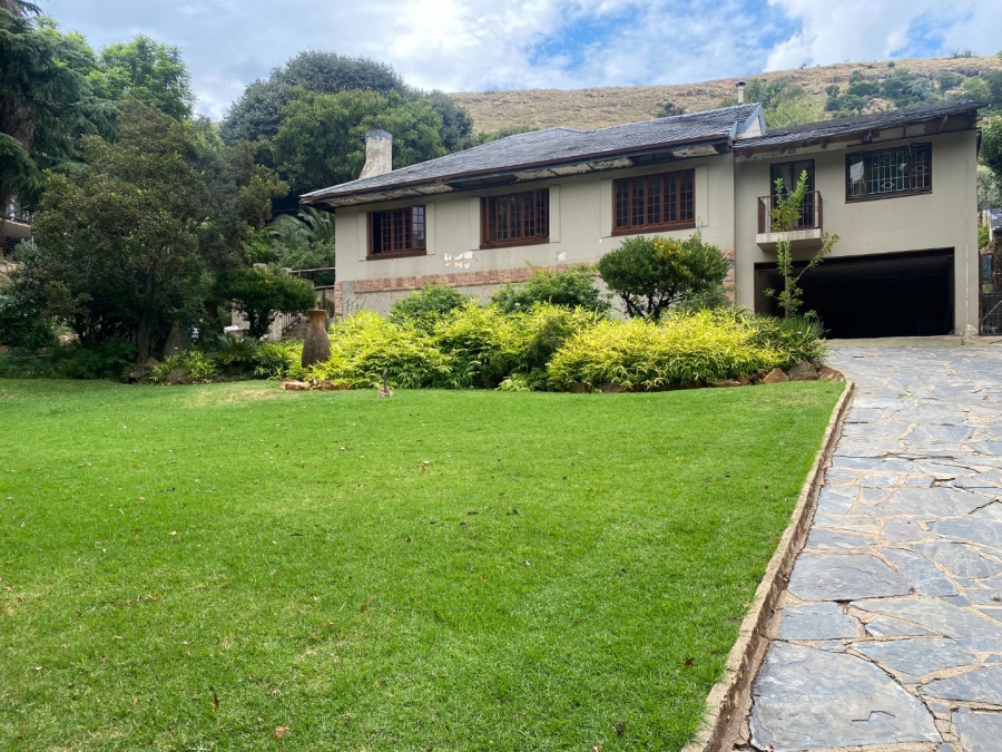 5 Bedroom Property for Sale in Cyrildene Gauteng