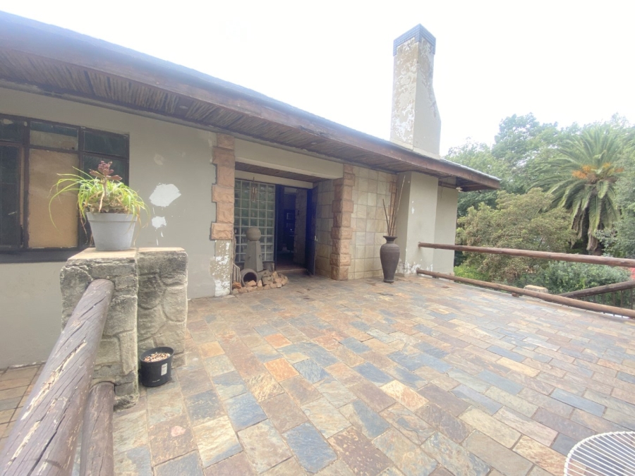 5 Bedroom Property for Sale in Cyrildene Gauteng