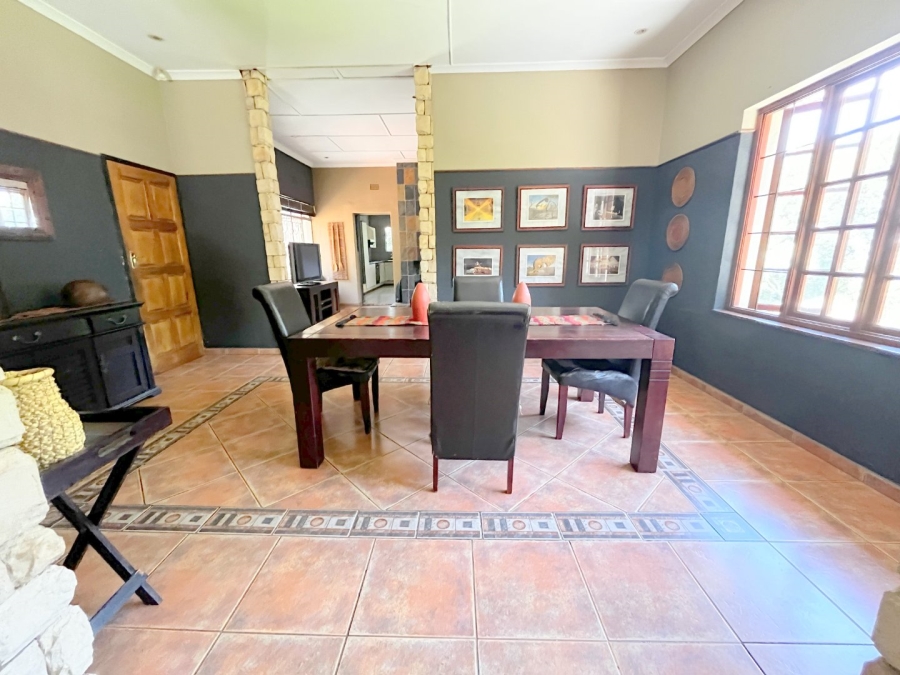 5 Bedroom Property for Sale in Cyrildene Gauteng
