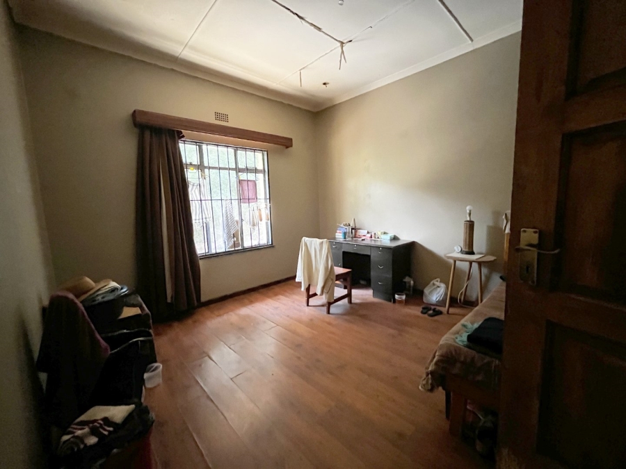 5 Bedroom Property for Sale in Cyrildene Gauteng