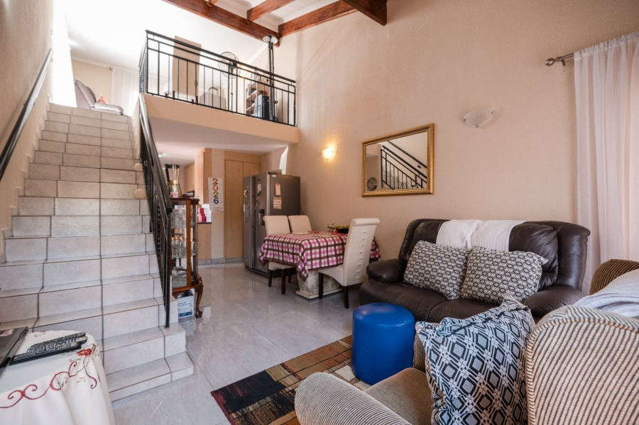 2 Bedroom Property for Sale in Mulbarton Gauteng