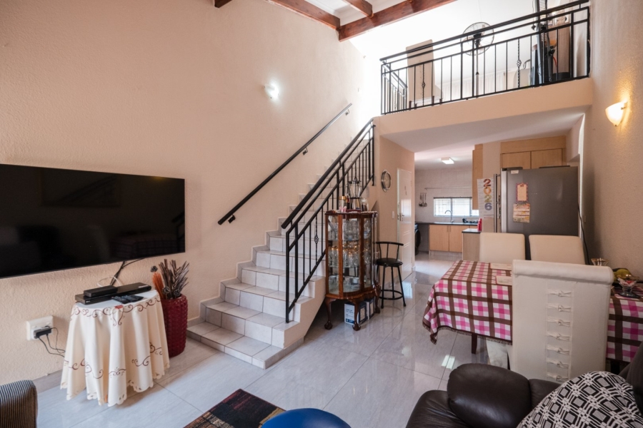 2 Bedroom Property for Sale in Mulbarton Gauteng