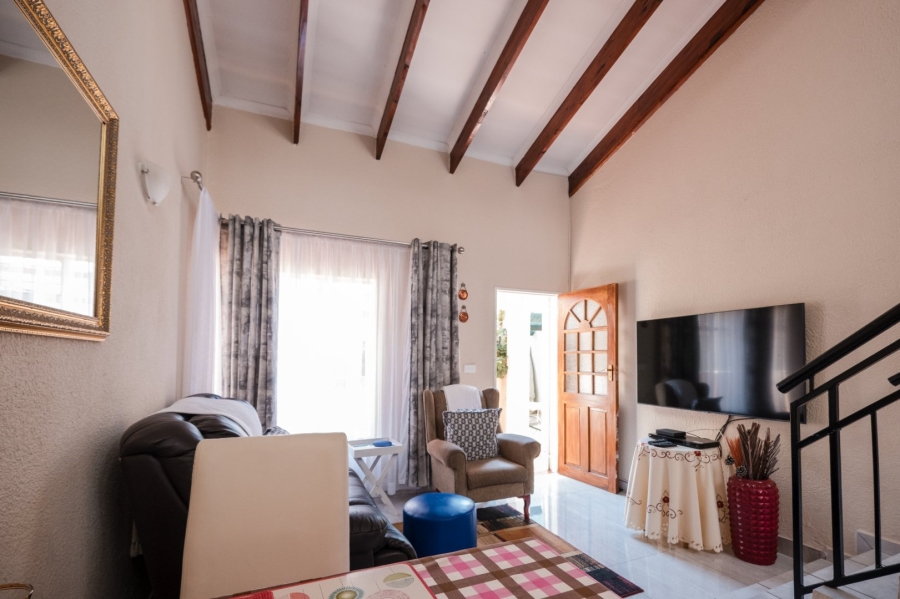 2 Bedroom Property for Sale in Mulbarton Gauteng