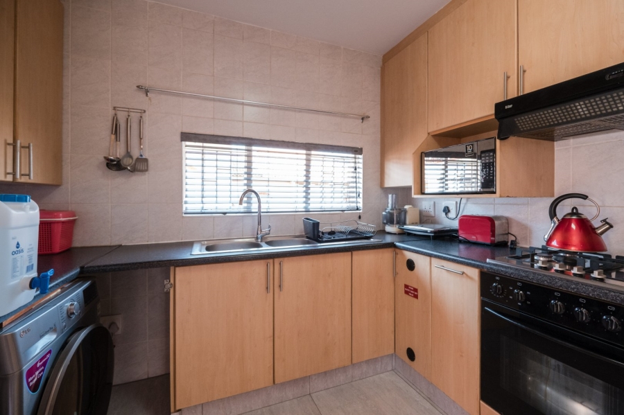 2 Bedroom Property for Sale in Mulbarton Gauteng