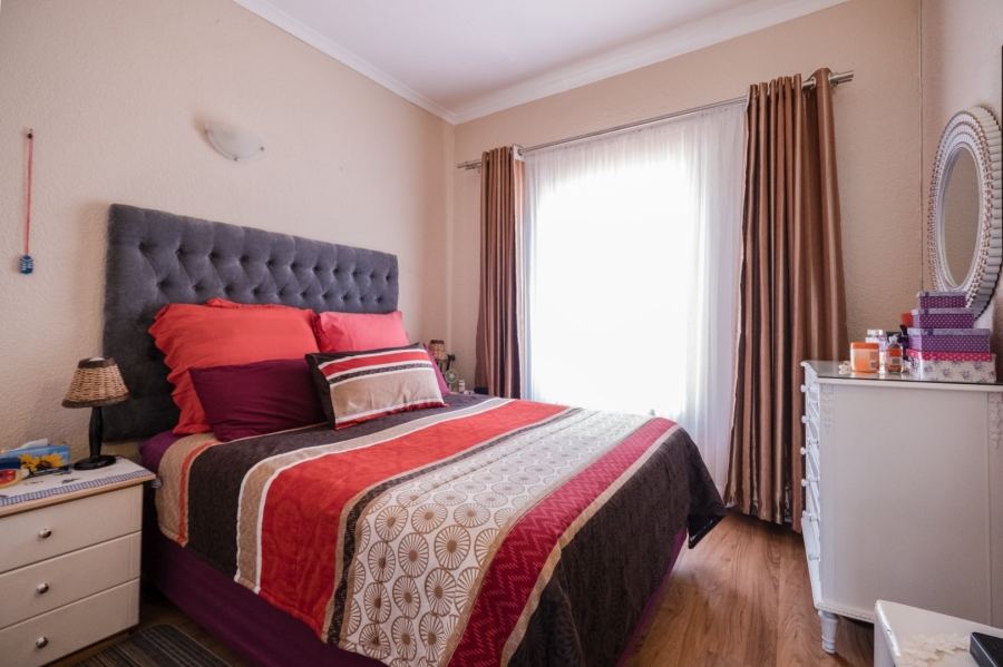 2 Bedroom Property for Sale in Mulbarton Gauteng