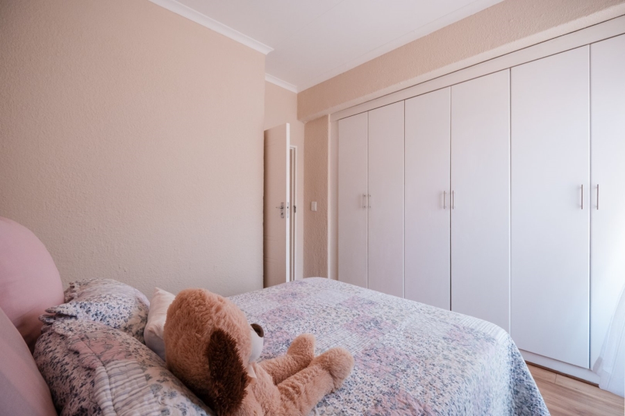 2 Bedroom Property for Sale in Mulbarton Gauteng