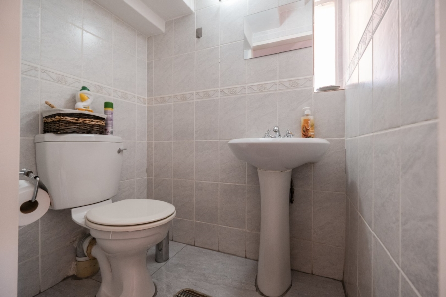 2 Bedroom Property for Sale in Mulbarton Gauteng