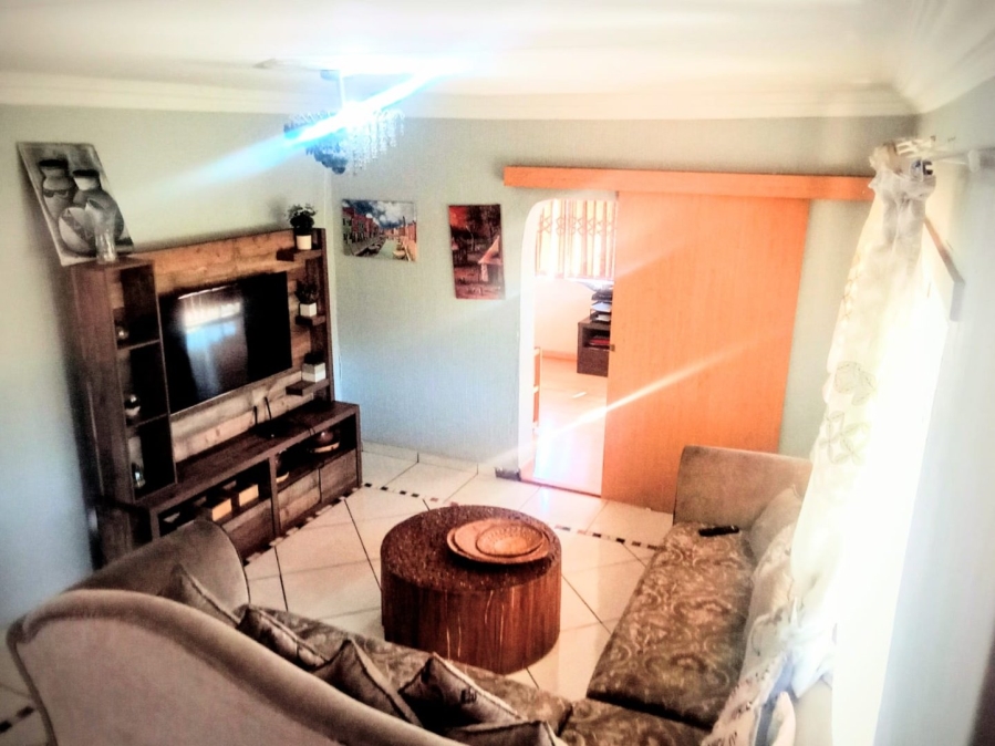 4 Bedroom Property for Sale in Eldorette Gauteng