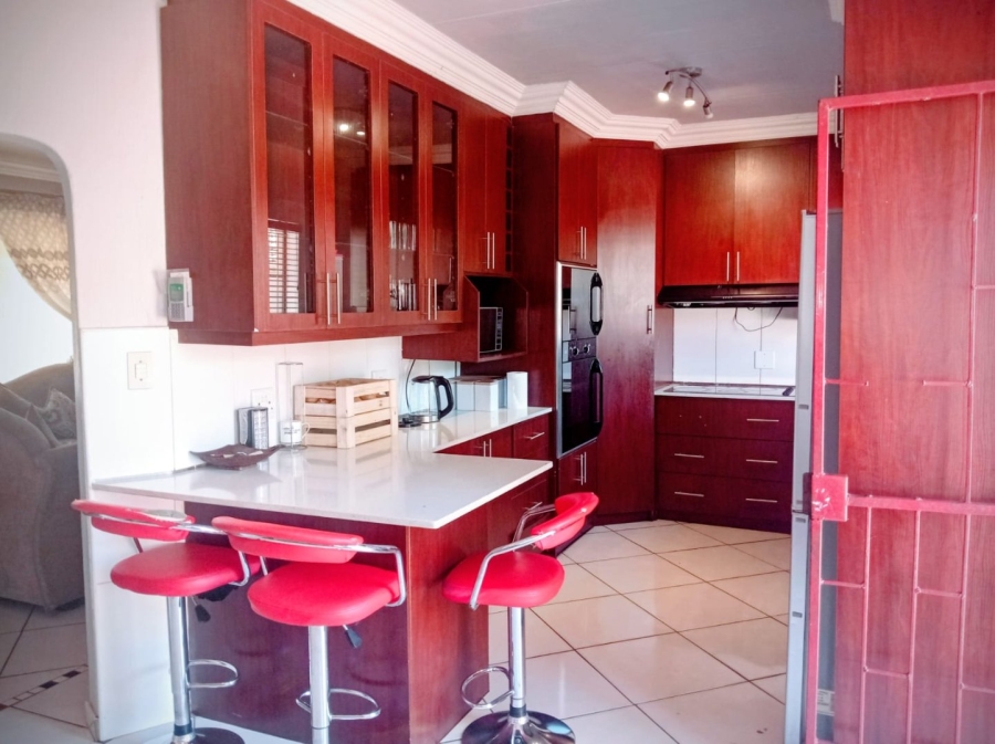 4 Bedroom Property for Sale in Eldorette Gauteng