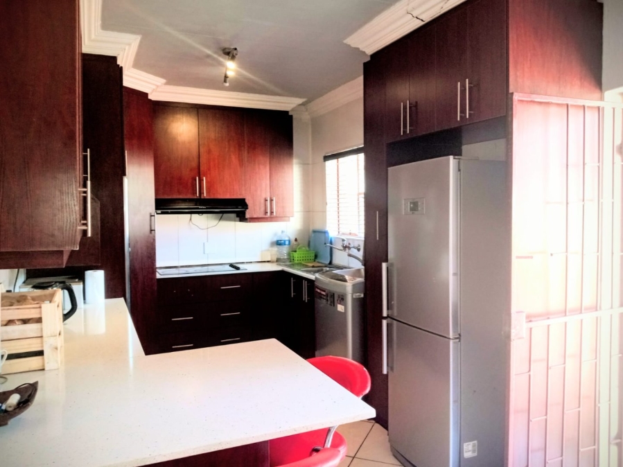 4 Bedroom Property for Sale in Eldorette Gauteng