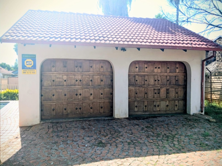 4 Bedroom Property for Sale in Eldorette Gauteng