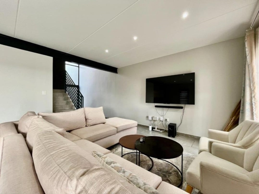 To Let 3 Bedroom Property for Rent in Crowthorne AH Gauteng