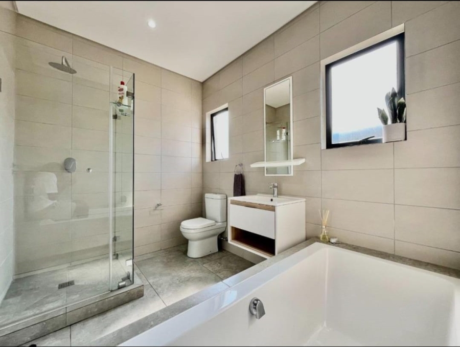 To Let 3 Bedroom Property for Rent in Crowthorne AH Gauteng