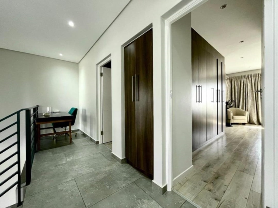 To Let 3 Bedroom Property for Rent in Crowthorne AH Gauteng