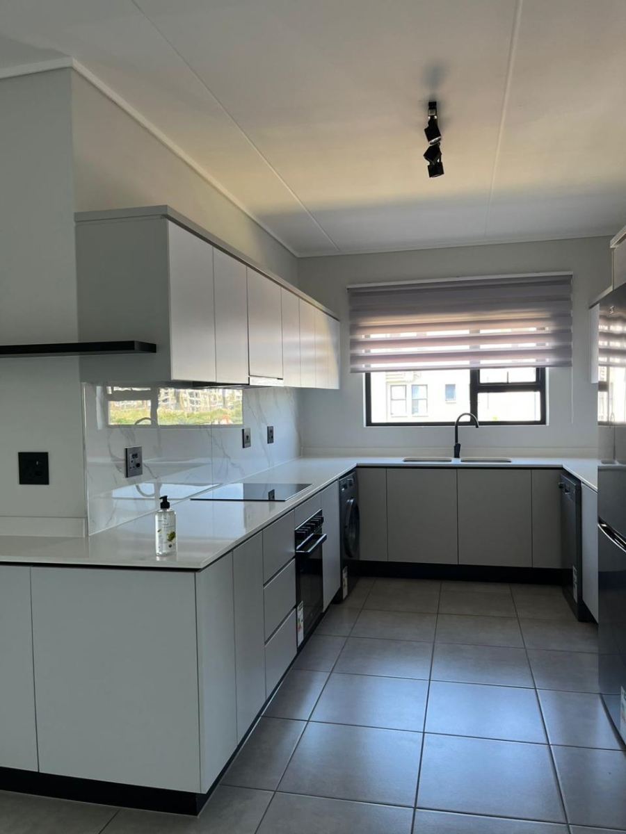 To Let 3 Bedroom Property for Rent in Waterfall Gauteng