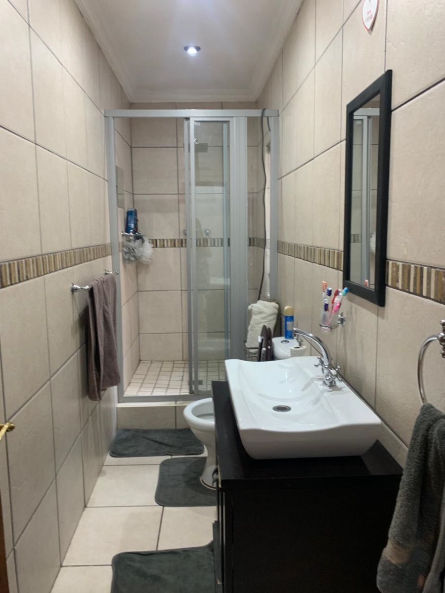 4 Bedroom Property for Sale in Vanderbijlpark SW 5 Gauteng