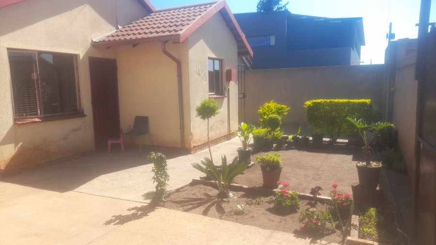 2 Bedroom Property for Sale in Protea Glen Gauteng