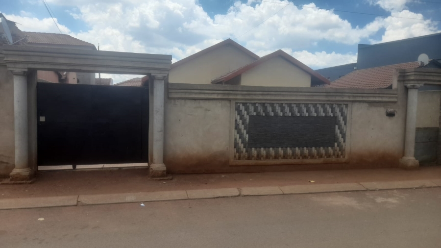 2 Bedroom Property for Sale in Protea Glen Gauteng