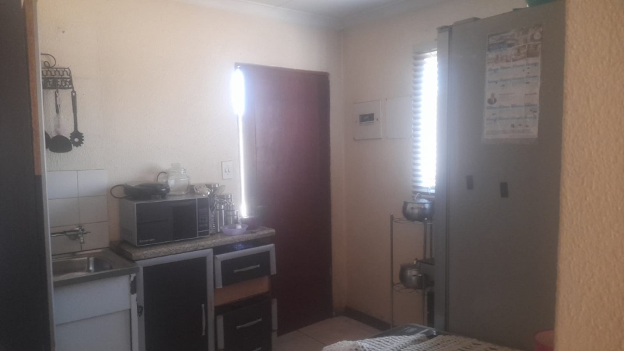 2 Bedroom Property for Sale in Protea Glen Gauteng