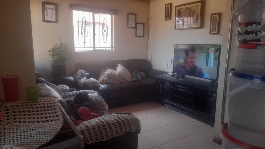 2 Bedroom Property for Sale in Protea Glen Gauteng