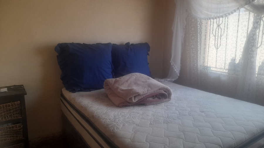 2 Bedroom Property for Sale in Protea Glen Gauteng