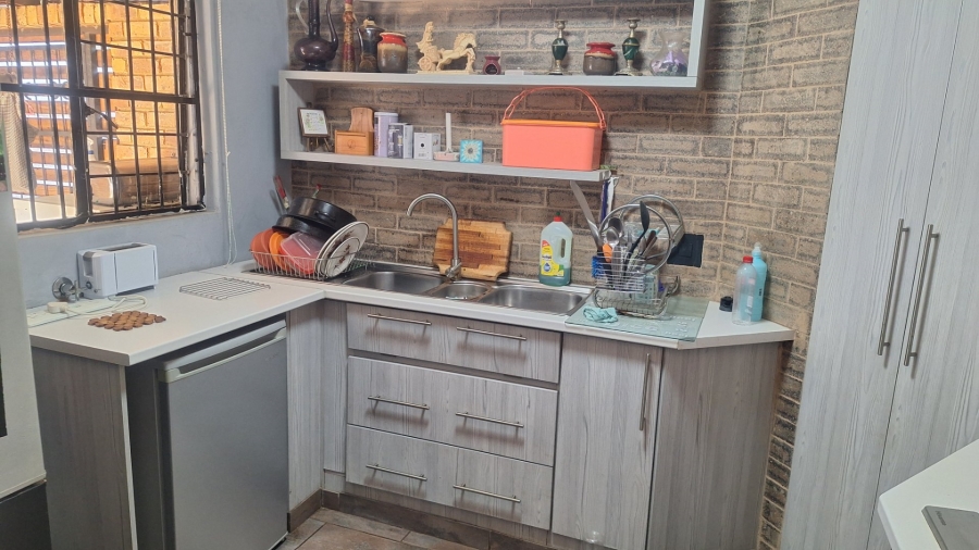 4 Bedroom Property for Sale in Hesteapark Gauteng